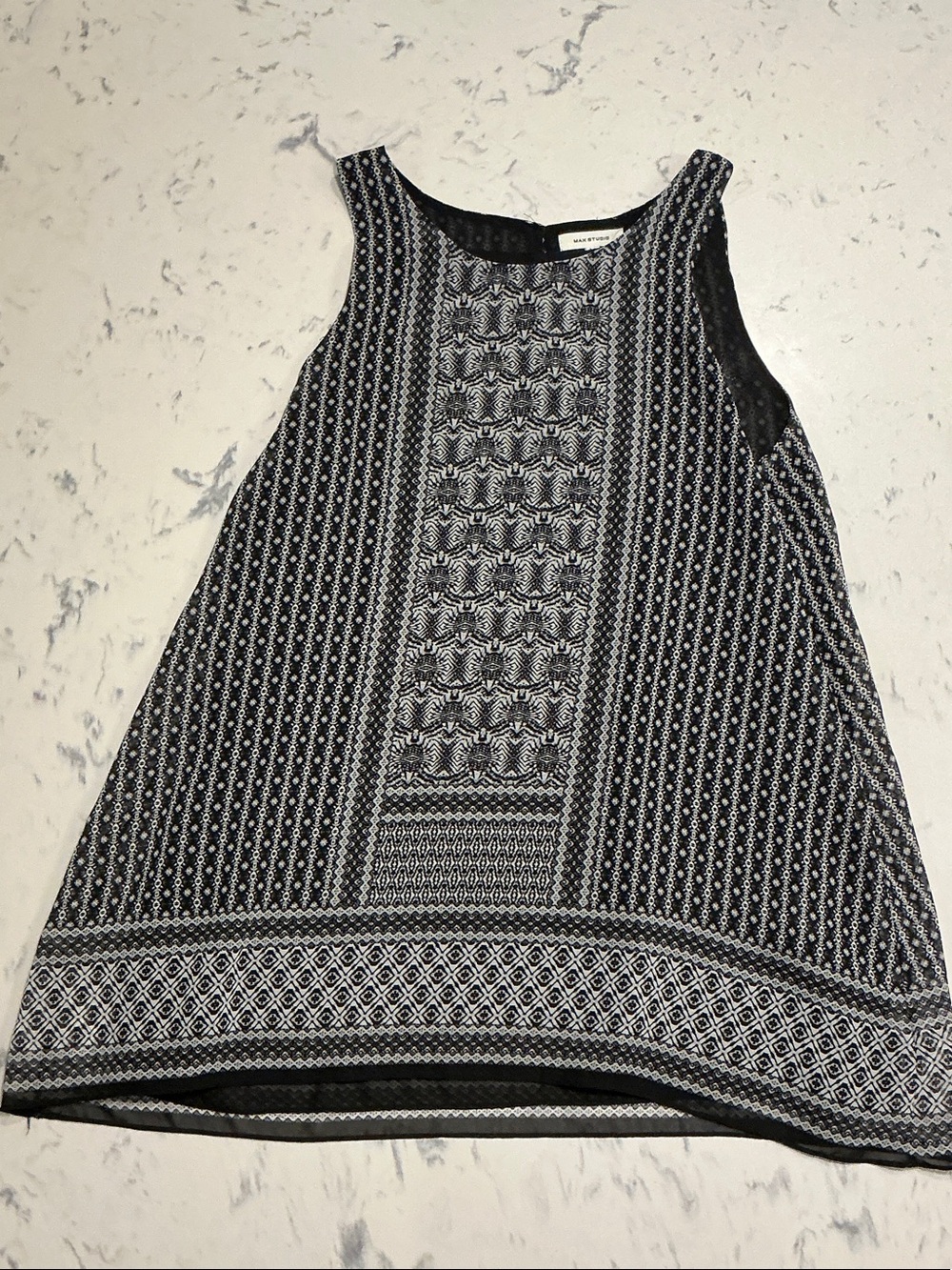Max Studio Black & White Geometric Sleeveless Tunic